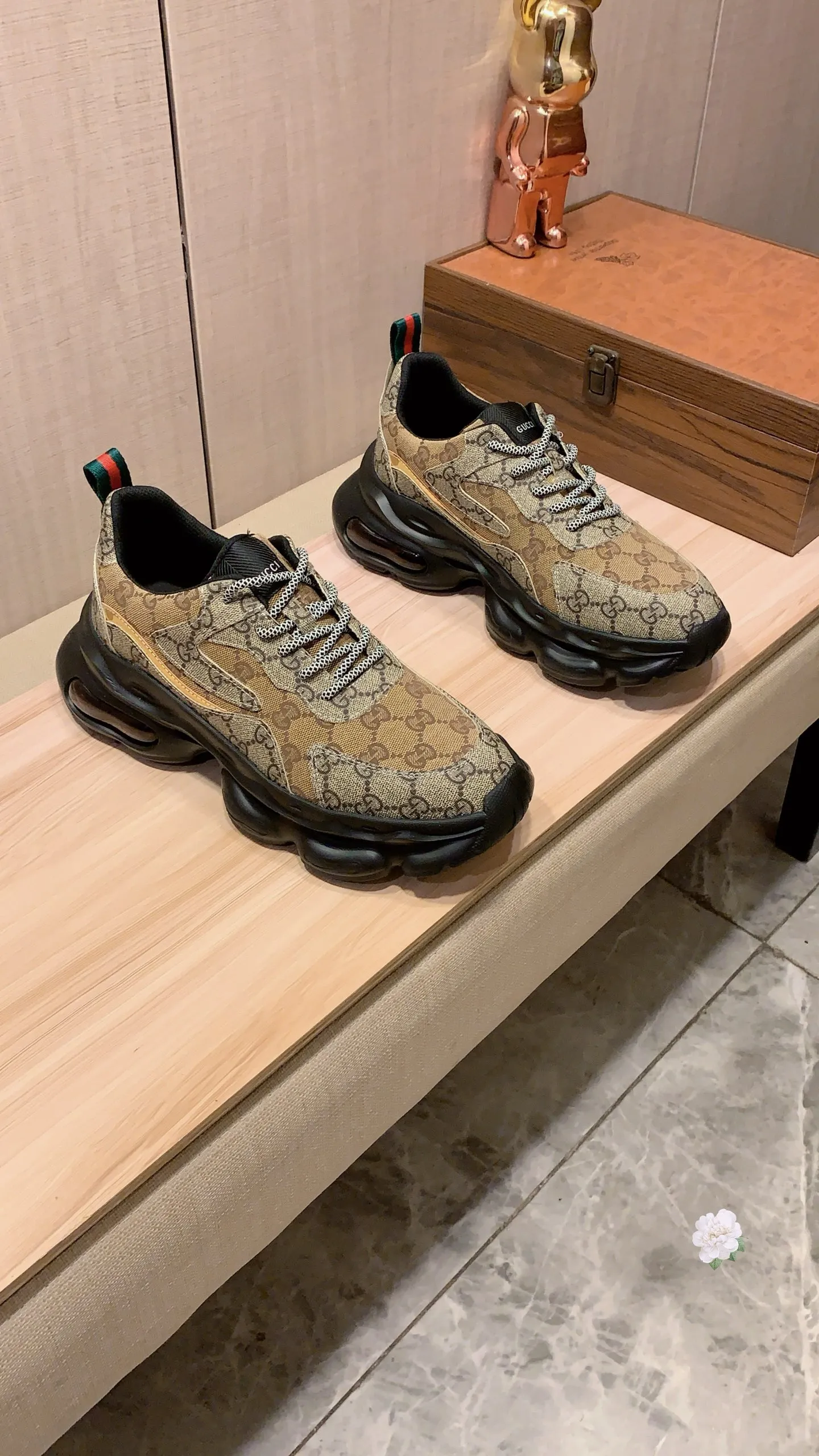 Men's men's shoes💰460💰💰🎩🎩[Lightning][Lightning] "Gucci*" latest • popular casual shoes, top brand [seduce] luxury ~ purchasing agency, top ~ quality. [Strong] The upper is made of imported breathable cowhide with material ➕ breathable sheepskin feet (•) and fine workmanship. The original stylish and stylish soft rubber wear-resistant and non-slip outsole is light and comfortable on the feet. The real thing looks better when photographed. 012: code: 38-44, 4️⃣ colors selected